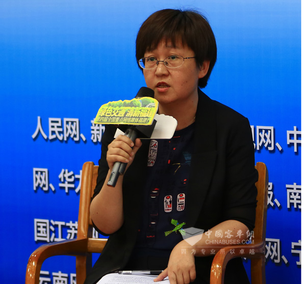 厦门公交集团有限公司副总经理高雁接受采访