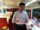 刘兴副总裁接受采访江南网页版记者采访。