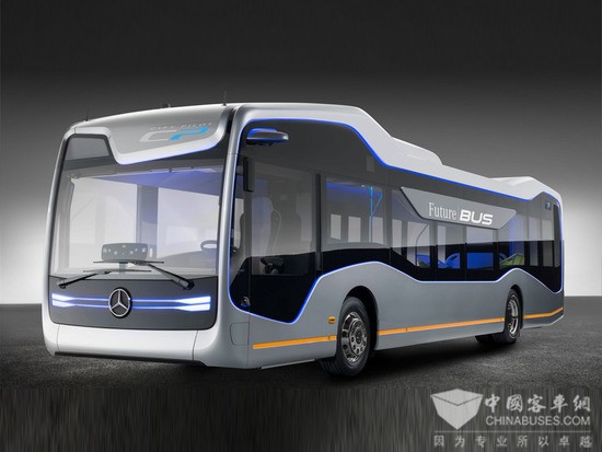 奔驰自动驾驶大巴道路测试