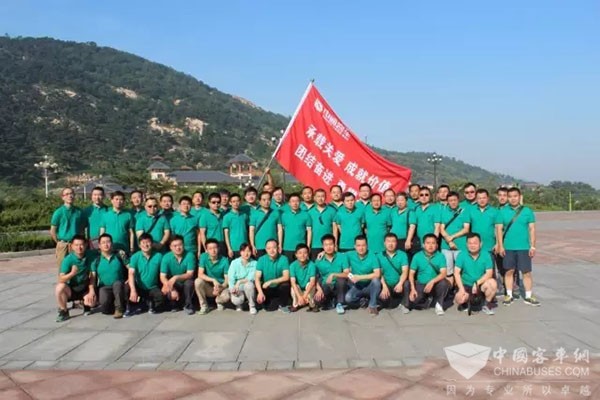 快速反应,助力中通客车与行业节奏同步 快速反应,助力中通客车与行业节奏同步