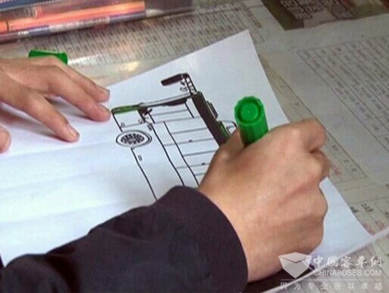 后继有人 未来的公交设计师今年15岁