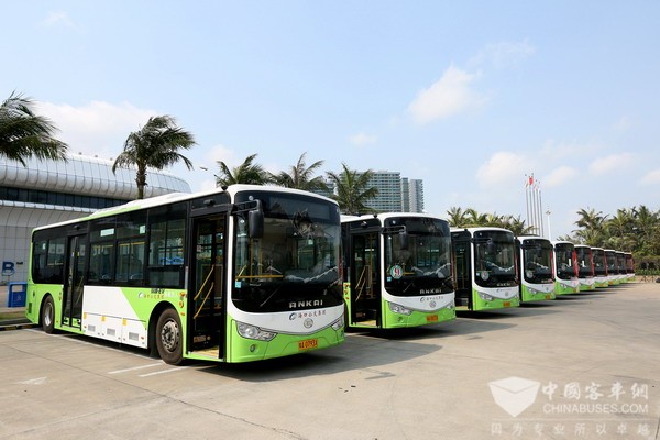 海口：公交车清洁能源率超八成 年底实现100%