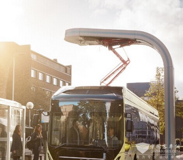 上海申沃客车携18米BRT亮相2017上海国际车展