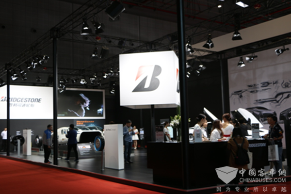 多家轮胎企业亮相上海车展