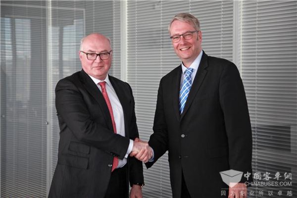 佛吉亚和采埃孚建立战略合作