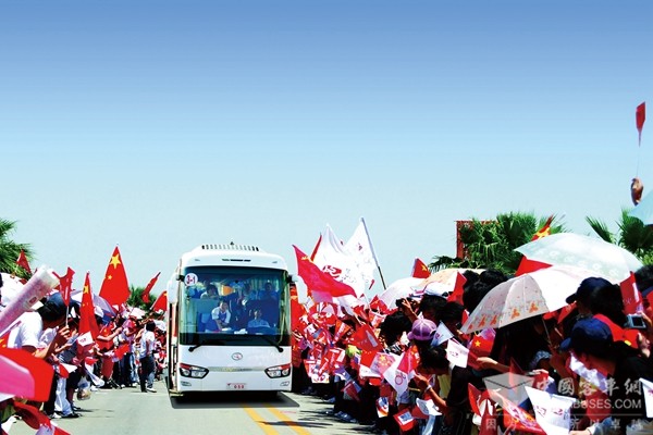 金龙客车龙威Ⅱ代，10年荣耀与新生