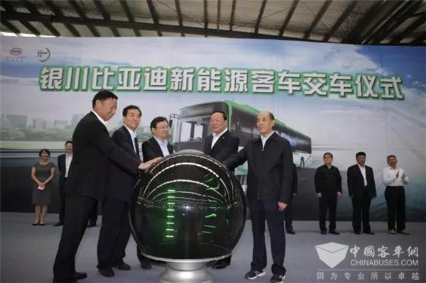 绿色公交驶入“塞上江南”，银川携手比亚迪打造新型交通示范城