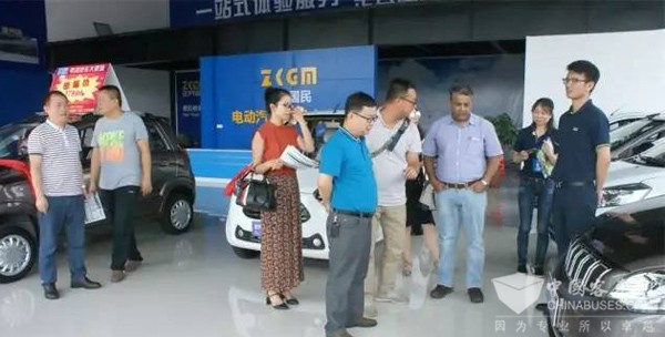 非洲和缅甸客人莅临安源客车