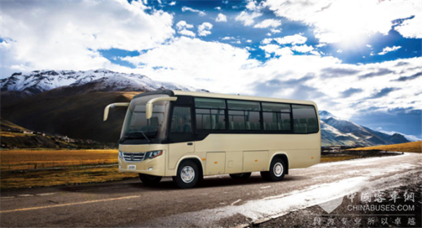 7.5m段前置车精品  金龙睿越XMQ6750强势切入城乡客运市场