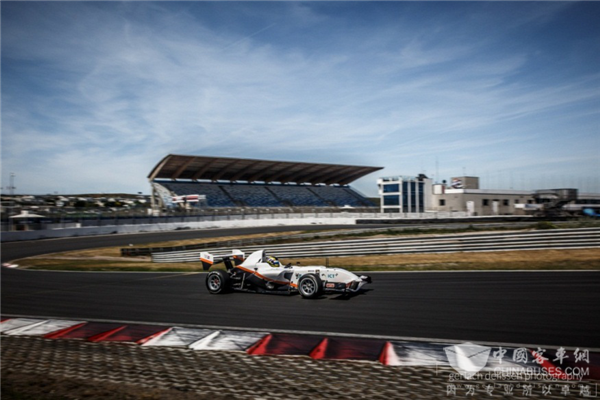 极限赛车，见证微宏的“速度与激情”