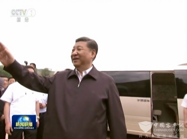 习近平主席乘坐宇通T7 彰显中国高端制造崛起