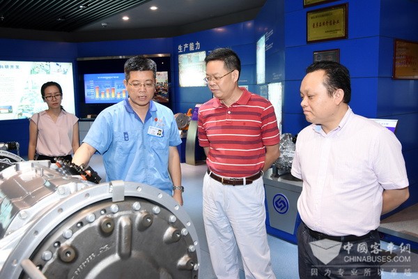 柳州市工信委主任覃东林访问法士特