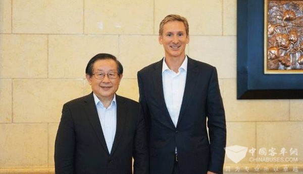 科技部长万钢会见康明斯董事长兼首席执行官