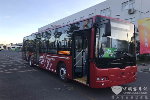 全球首款12米纯电动智能驾驶客车在株洲公开路试
