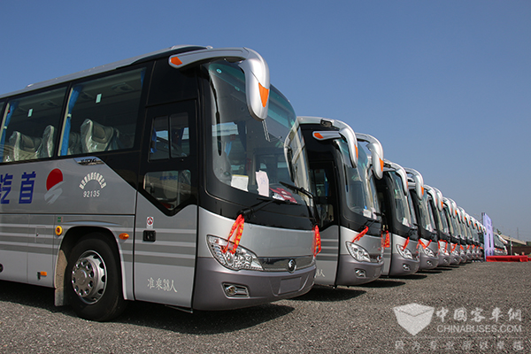 30辆宇通豪华客车交付首汽集团 13年的信任再延续 