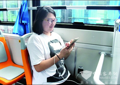 山东：青岛新投入10辆纯电动公交车 乘客可免费充电