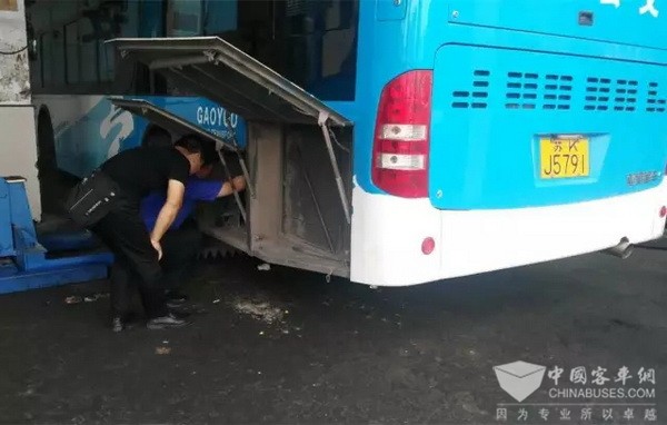 亚星客车开展“新能源客车夏季安全大检查”服务