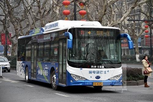 浙江杭州：公交清洁化走在全国前列