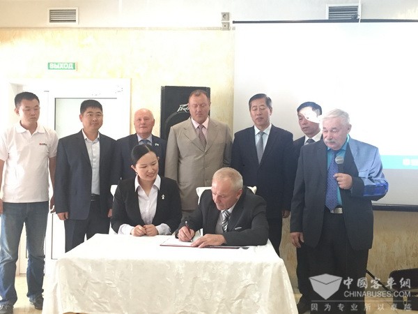 总领事“助阵”，中通客车与俄罗斯签订200台公交大单