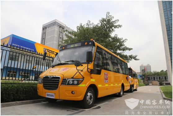 海格客车与阎良合力打造校车运营典范