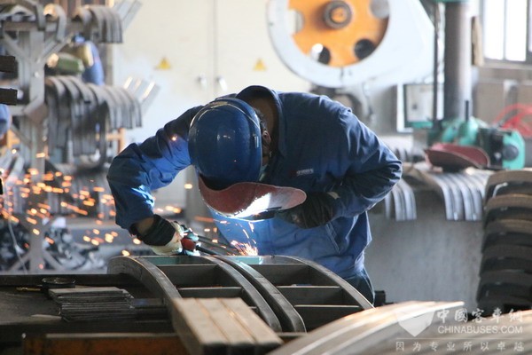 做最好的自己，做最棒的客车 ——零距离感受来自一线的“中通工匠”