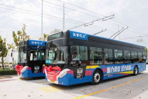 山东青岛：交运 “智能搭线快充”公交车上线