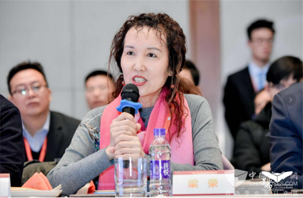 影响中国客车业，世纪星荣获2017中国客车行业安全技术成果奖