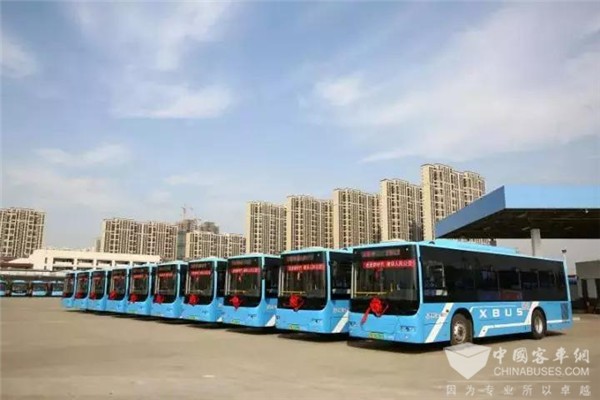 北京街头，车迷晒出“車”