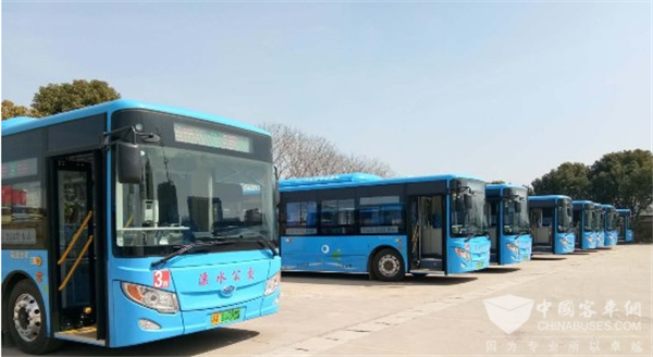 南京溧水：16辆新能源公交车上路“开跑”