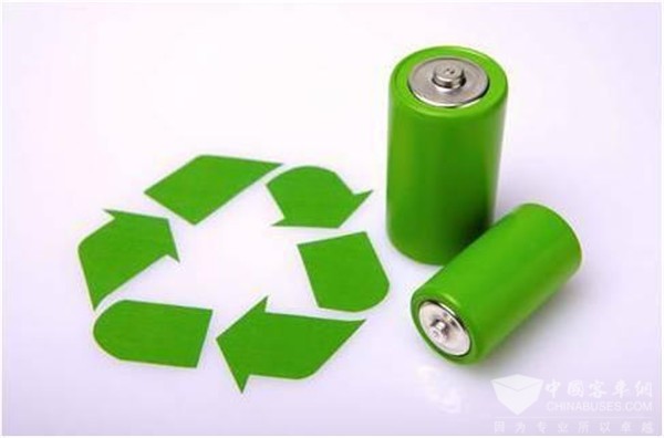 新能源汽车热销，电池“退役”后咋办—代表委员追问电池回收