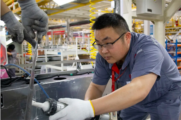 中车电动蔡荣华:善解难题的“改善达人”丨榜样的力量