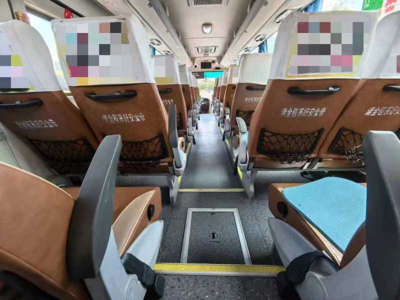 2016年9月 东北配国四38座大型高一级申龙6902客车