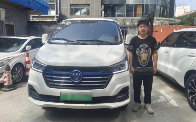 能省会赚！95后“工服美容师”首选风景智蓝G5