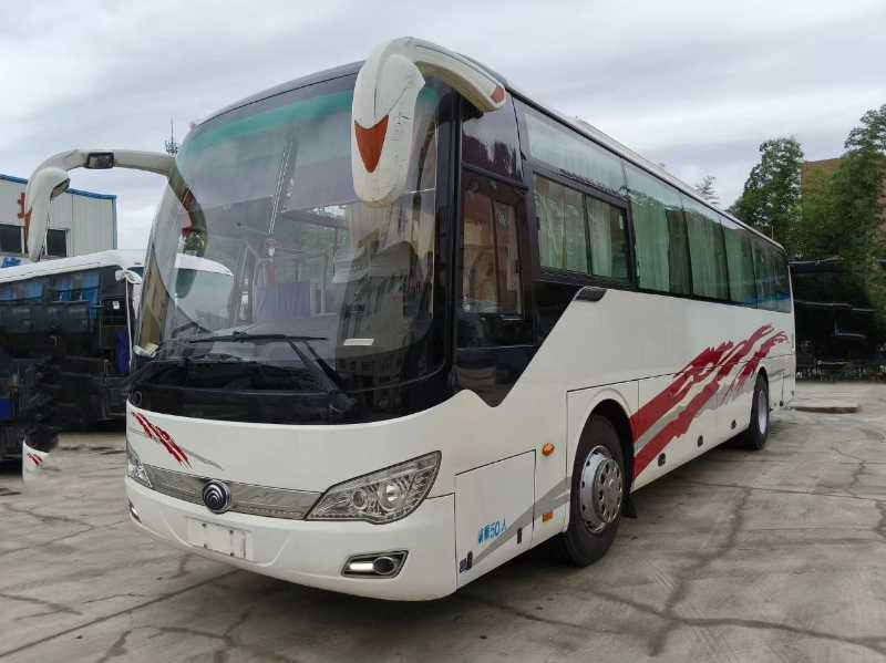 2017年8月 非营运50座国五宇通6116中门暖气车