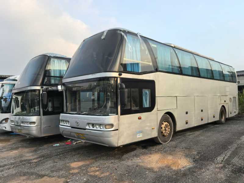 2015年12月 同款3台53座国四青年6127中门车