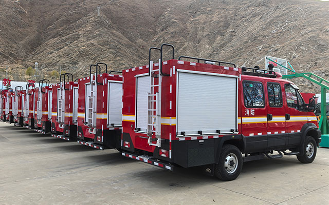 依维柯欧霸·雷霆突击车交付 赋能森林消防战力升级