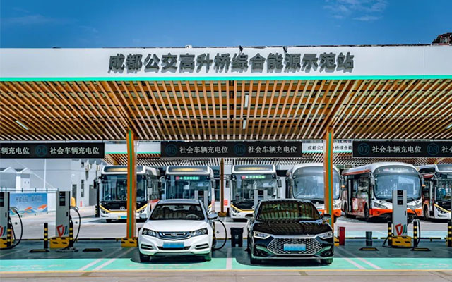 “桩医生”24小时守护 成都公交新能年度报告出炉