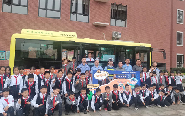 “硬控”两分钟 一起复盘贵阳公交2024年度高光时刻