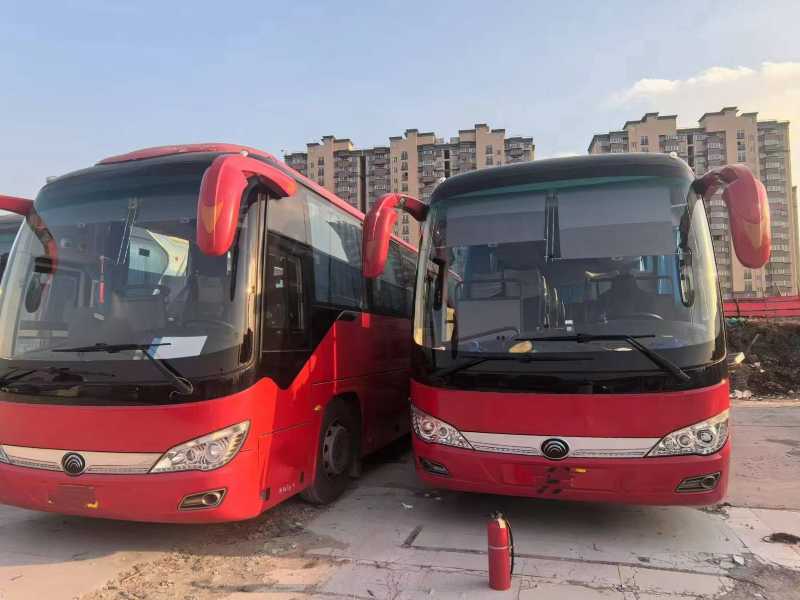 2021年6月 同款两台38座宇通6906气囊旅游车 