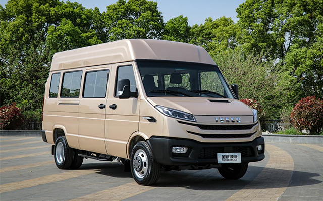 依维柯得意 快递小哥的“加速器” 物流行业的“新动力”