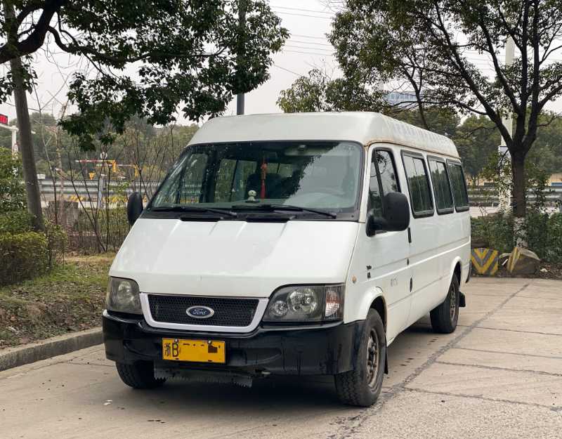 福特全顺17座客车