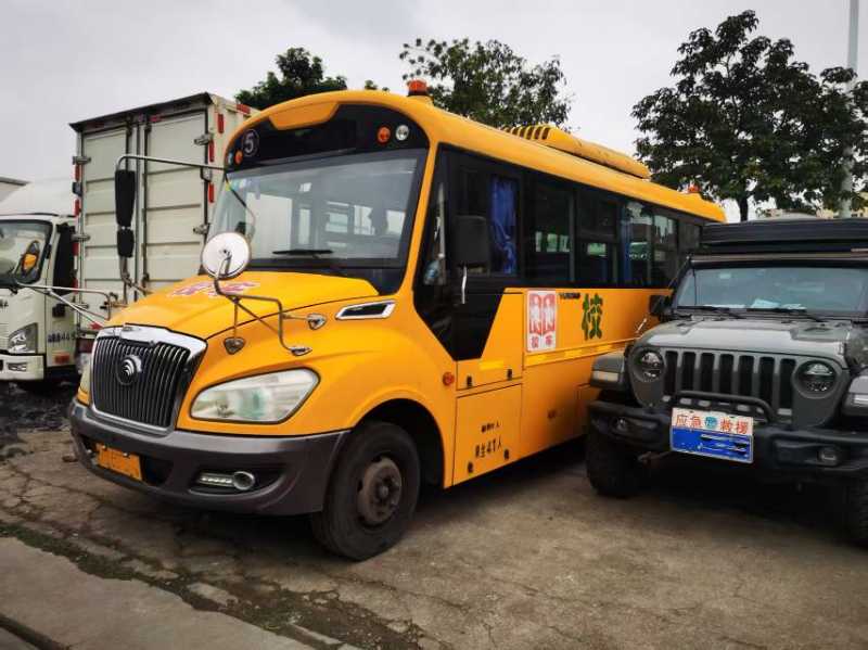 2014年12月粤牌41座大鼻子小学宇通6789校车