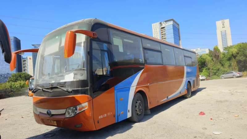 2013年上牌12米55座有暖气宇通6122