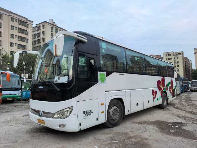 2018年4月上牌48座宇通6119有中门旅游车