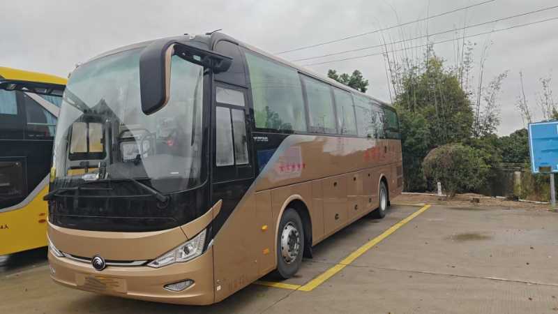 2023年7月国六带中门48座宇通6117旅游车