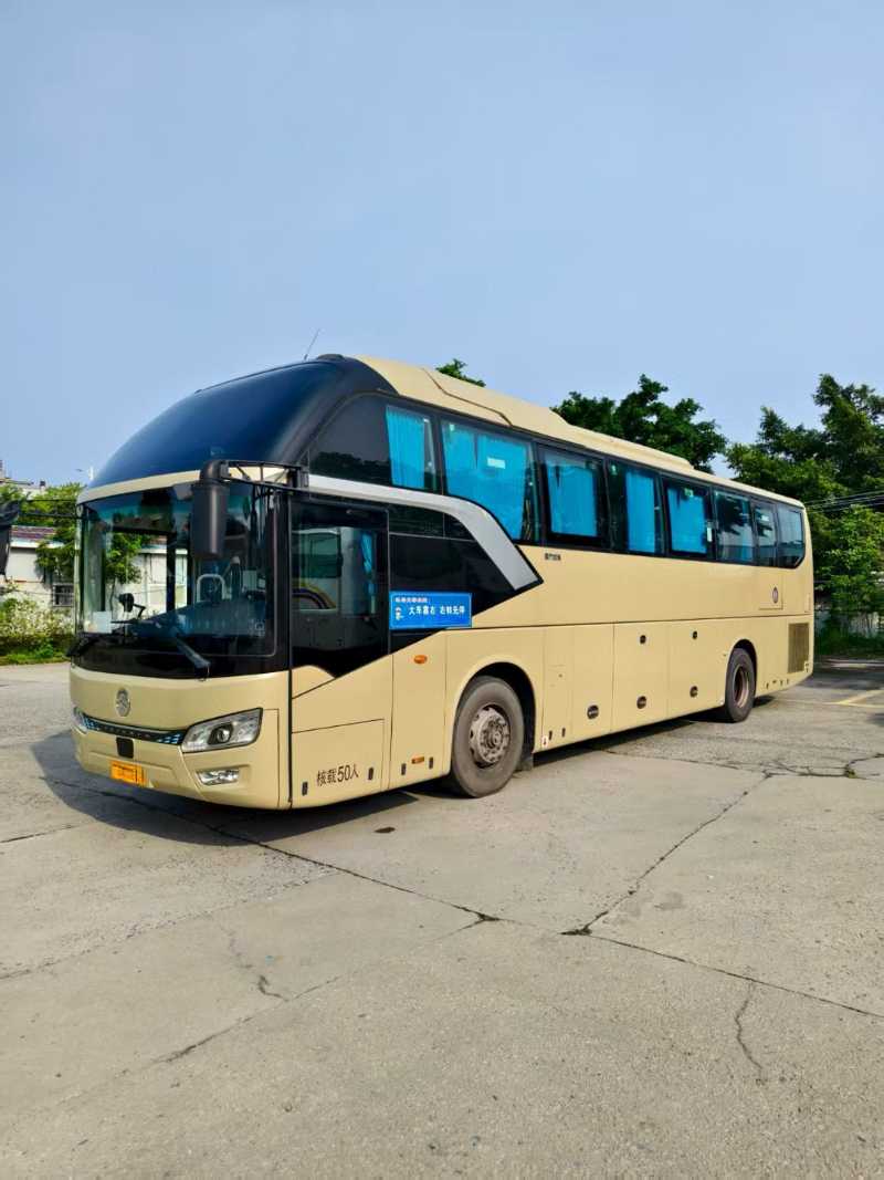 2023年5月上牌同款两台国六有公告50座金龙6122旅游车