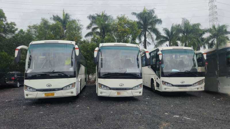 2018年底上牌同款多台国五48座海格6111有中门暖气车