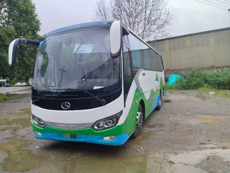 2018年3月上牌同款两台国五友暖气38座金龙6901气囊旅游车