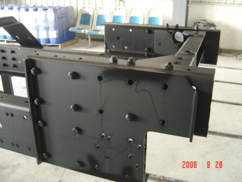 自泳漆涂装客车车架