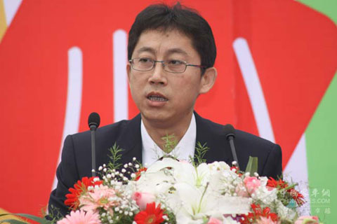 上海申龙客车总经理张嘉宇致辞